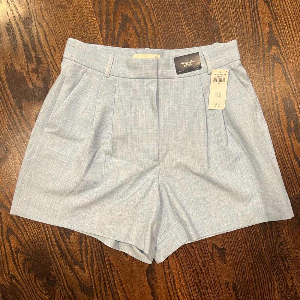 Abercrombie & Fitch Curve Love Tailored Shorts
Size: 8 / 29